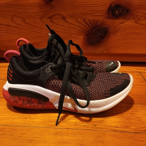 Nike Shoes - EUC: Nike Women's Joyride Flyknit Running - Blk/Red 8.5